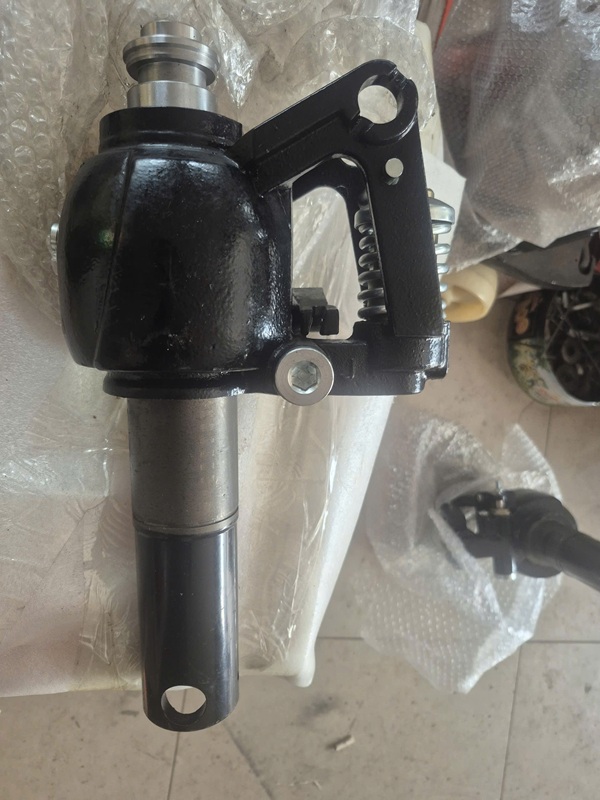 bơm xe nâng tay 5T mitsu (2) bơm xe nâng tay 5T mitsu (2)